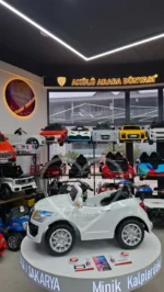 BabyHope 436 E-Drive-5 12 V Uzaktan Kumandalı Spor Akülü Araba - Beyaz - Görsel 42